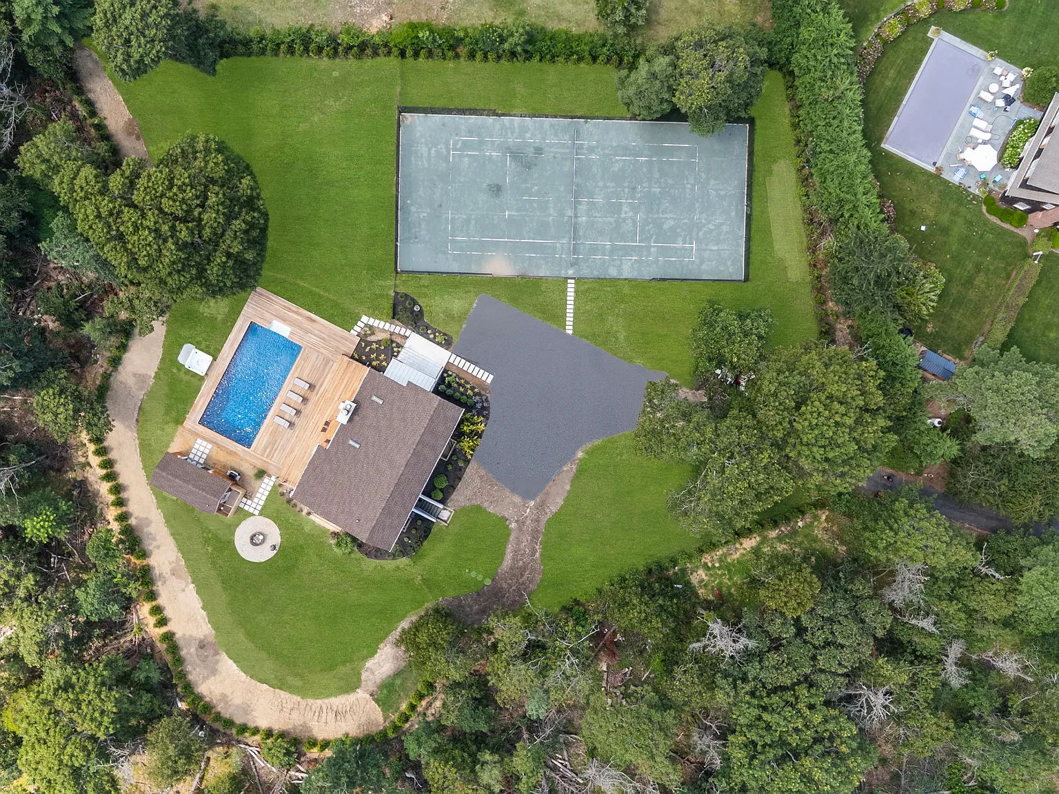 Shinnecock Hills Luxury Retreat!! — Photo 3