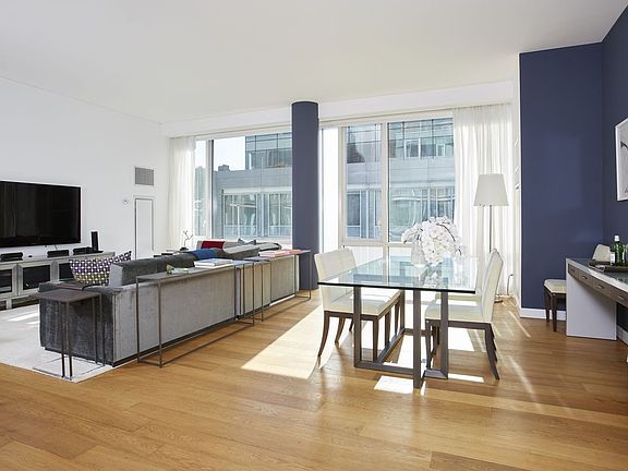 3rd image of 311 West Broadway