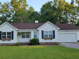 251 Shellbank Dr, Sneads Ferry, NC 28460