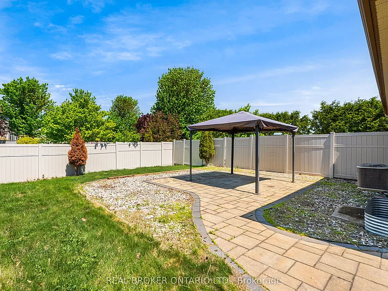 43 Claridge Dr — Photo 33