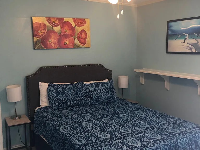 Parkview Dr — Photo 2