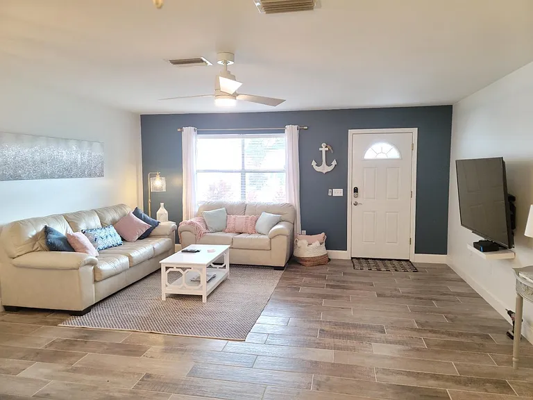315 San Marino Dr — Photo 3
