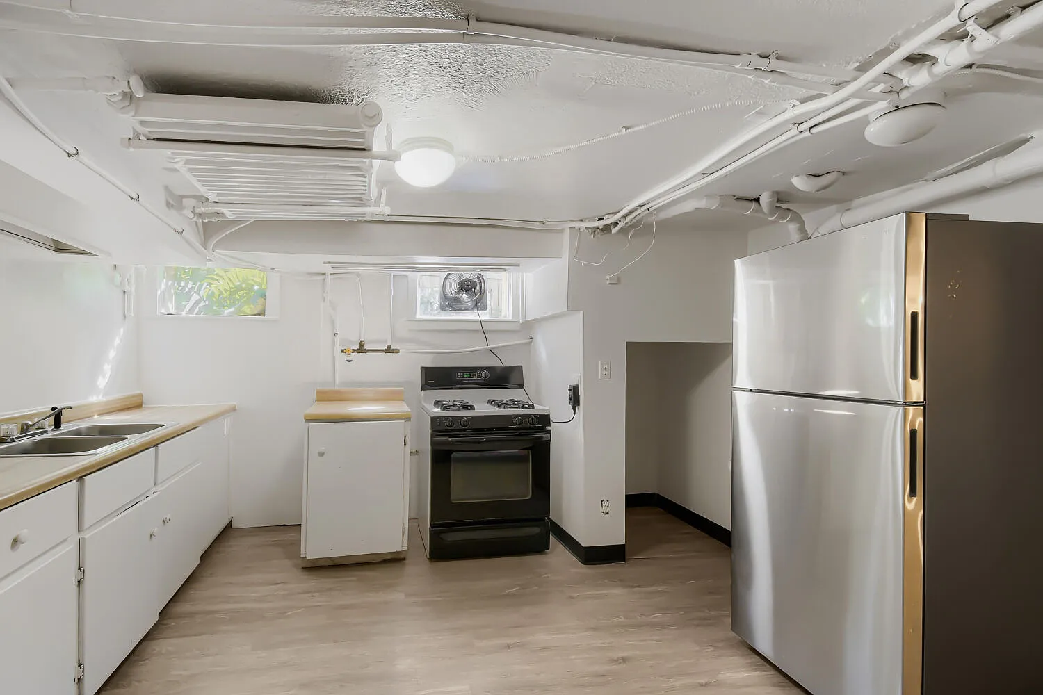 2 bed, 1065 sqft, $1,300 — Photo 3