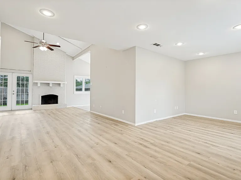 2117 Oak Brook Dr — Photo 5