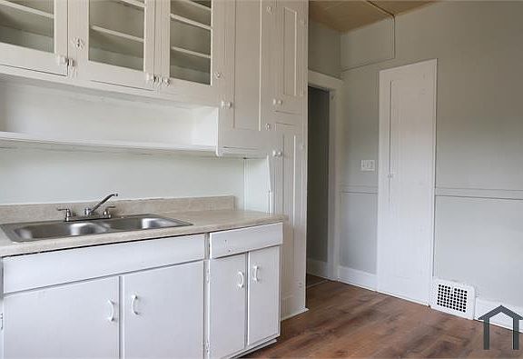 3rd image of 4225 W 22nd St APT 2