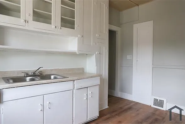 4225 W 22nd St #2 — Photo 3