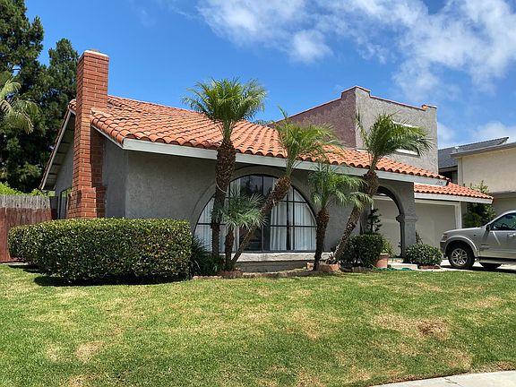 Living room window from front of house. This is the front unit of a 4 plex. The unit behind that is next to this house is separated by a 3 inch air gap and both walls of each unit are insulated.