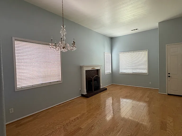 4647 W Avenue J13 — Photo 6