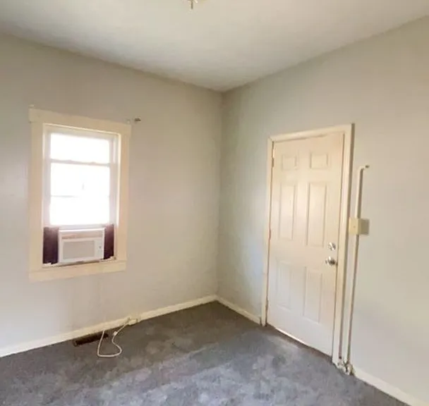 509 W 8th St — Photo 12