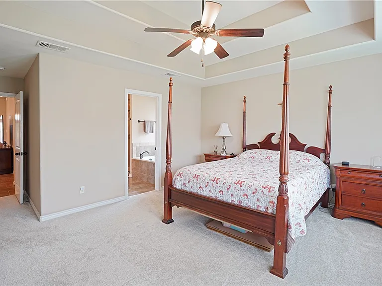 2524 Warkworth Ln — Photo 11