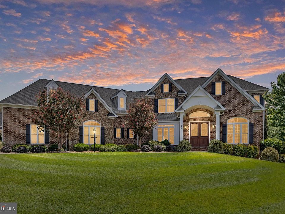 1st image of 243 Summerfield Dr