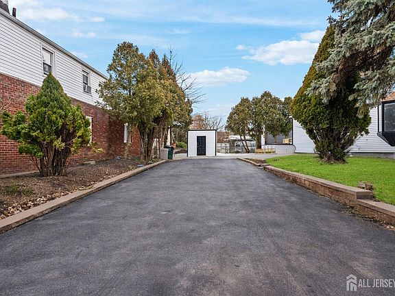 3rd image of 68 Port Reading Ave