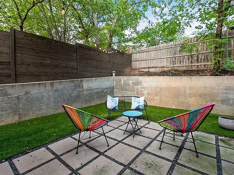 1207 Deloney St #B — Photo 10
