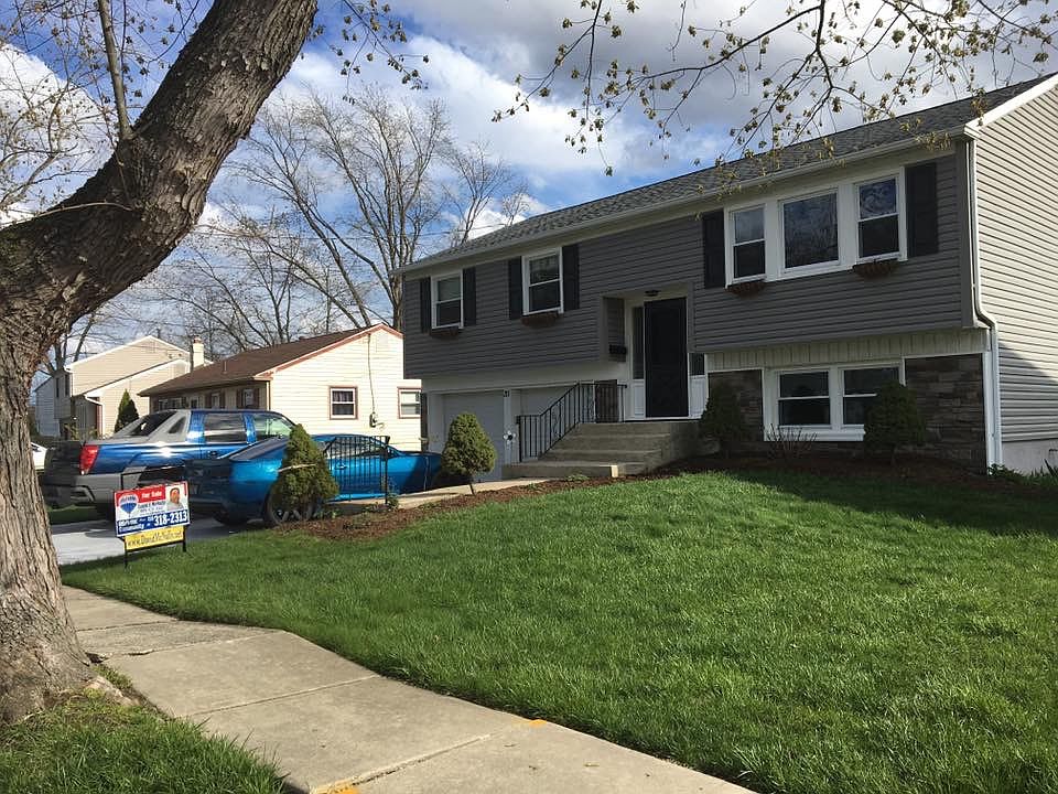 2nd image of 20 Bancroft Rd