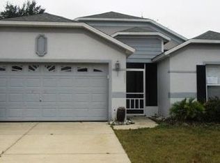 4048 Waltham Forest Dr, Tavares, FL 32778