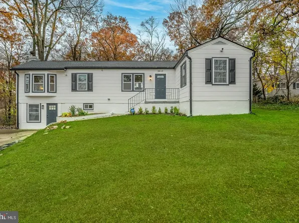 9217 Fowler Ln, Lanham, MD 20706