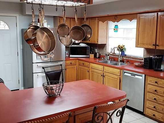 3rd image of 655 Westward Cir