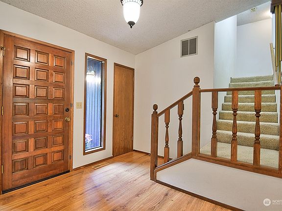 4th image of 4523 Highline Drive SE