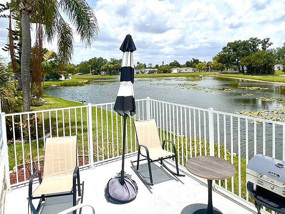 2nd image of 6899 Coconut Grove Cir