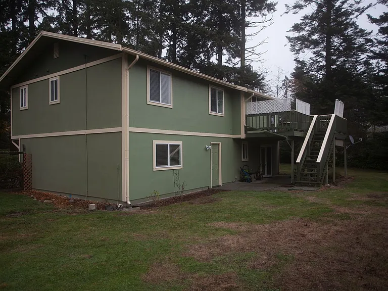 1205 NW Crosby Ave — Photo 5