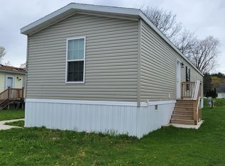 38141 Delacroix Dr, Clinton Township, MI 48038