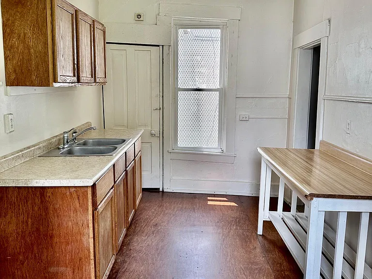 200 S 12th St — Photo 5