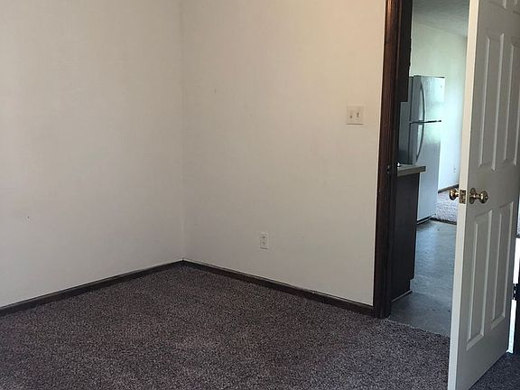4th image of 1175 Village Hwy APT A