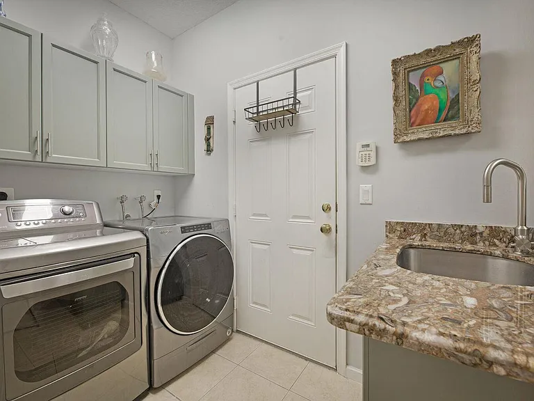 9061 Dupont Pl — Photo 29
