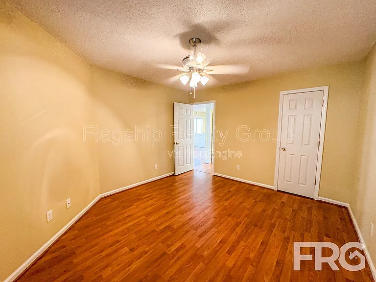 3306 Mulberry Ln #E — Photo 10