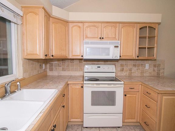 3rd image of 6620 W 84th Cir APT 115