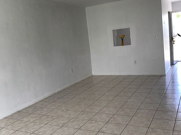 4th image of 1990 NW 183rd St APT 5