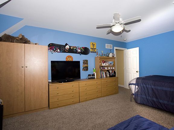 4th image of 1179 Lake Trail Dr