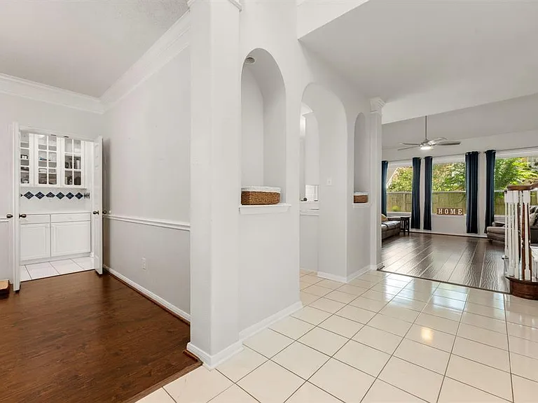 7410 Greatwood Grove Dr — Photo 2