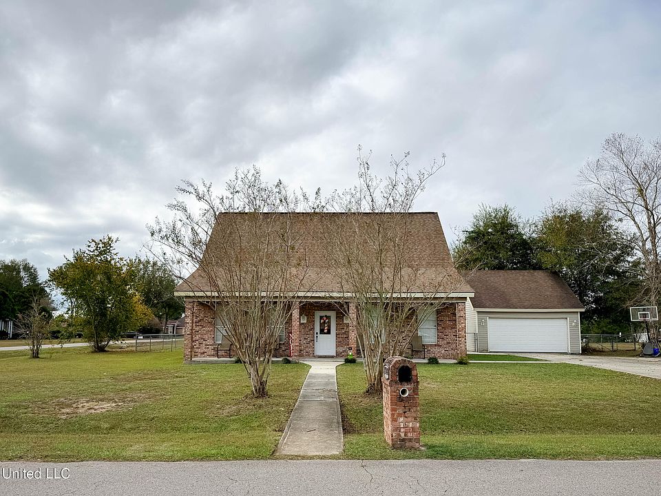 1st image of 17488 Lake Breeze Dr