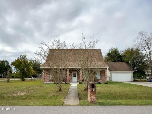 17488 Lake Breeze Dr, Saucier, MS 39574