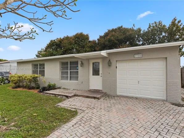 7700 SW 9th St, Pompano Beach, FL 33068
