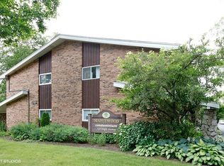 720 Maple Ave APT L, Downers Grove, IL 60515