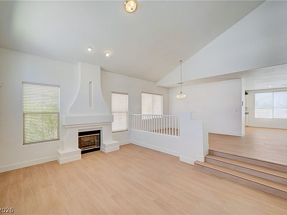 4th image of 356 Lakewood Garden Dr