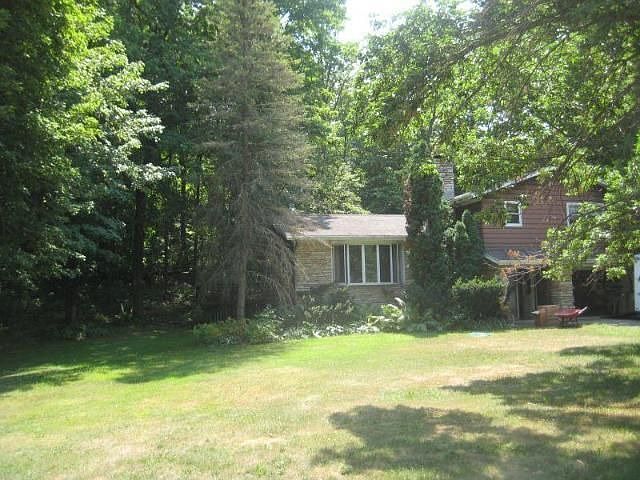 1st image of 332 Sugar Bush Ln