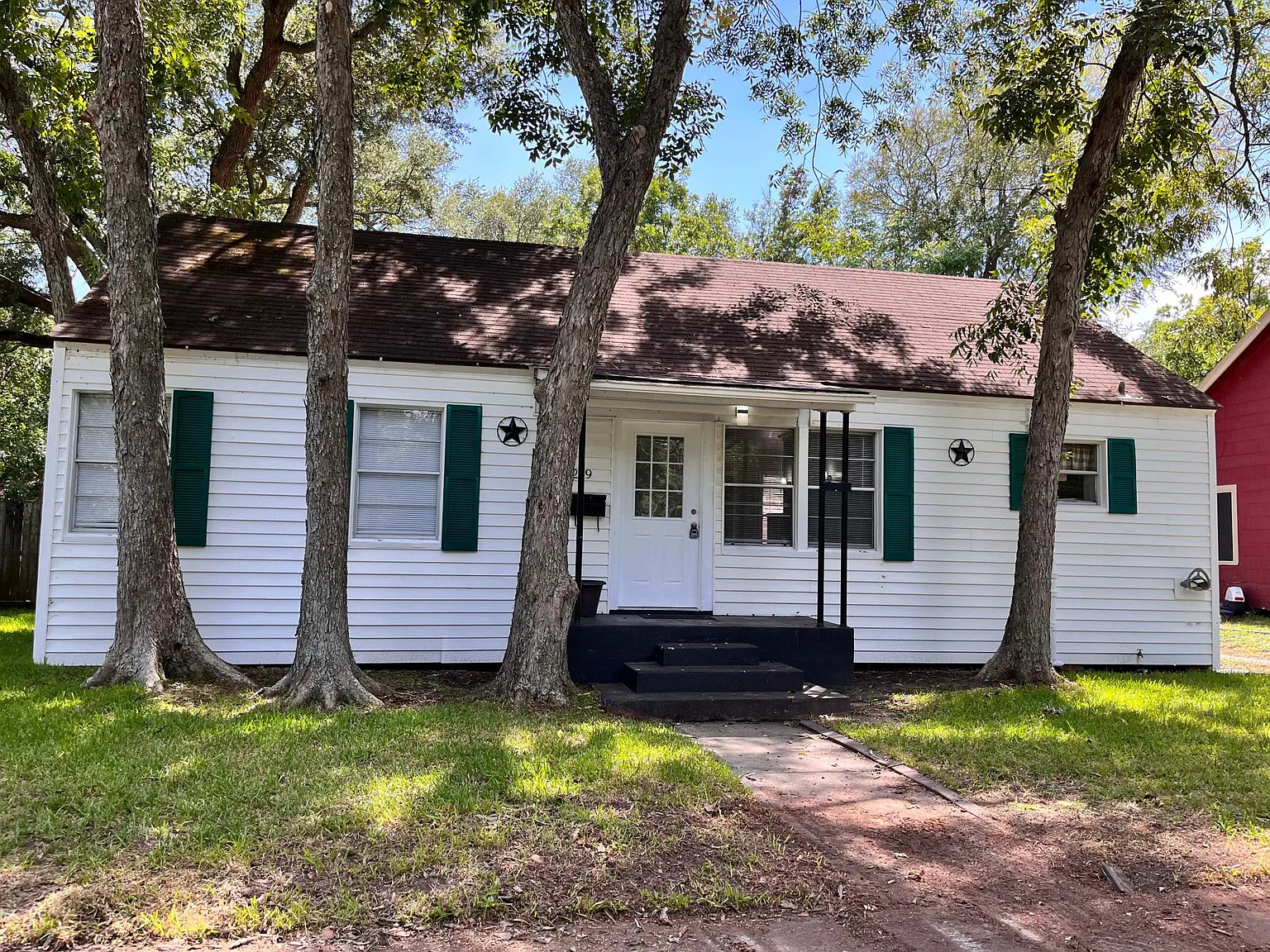 219 W Hunnicutt St — Photo 2