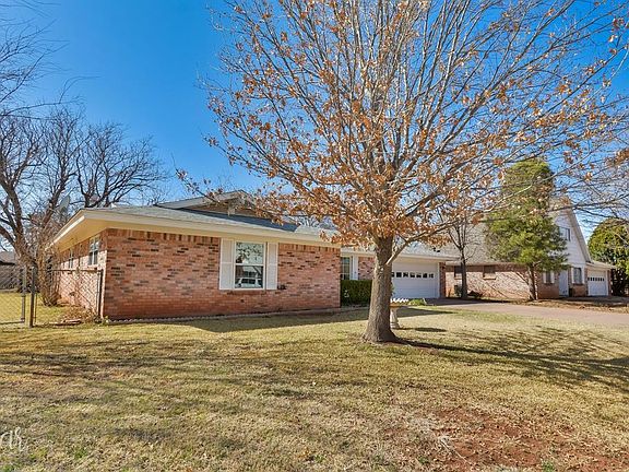 3rd image of 1910 Marsalis Dr