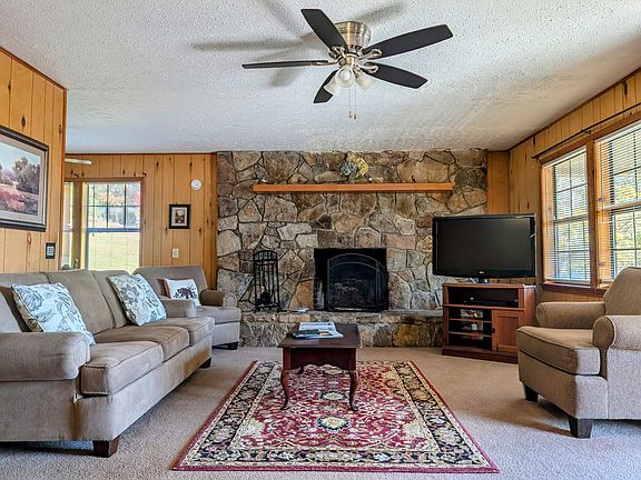 5th image of 729 Chalet Village Ln #729