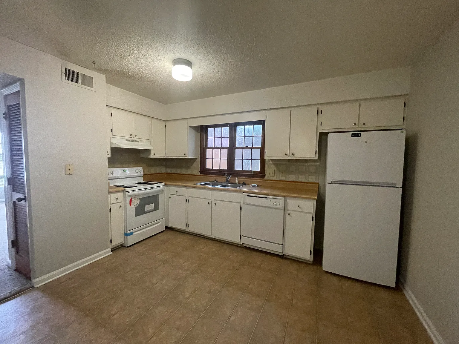 3 bedroom duplex in Summerville — Photo 3