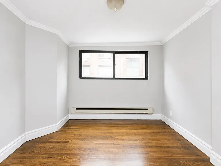 221 E 23rd St #19 — Photo 7