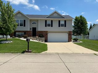 117 Ridge Dr, Maryville, IL 62062