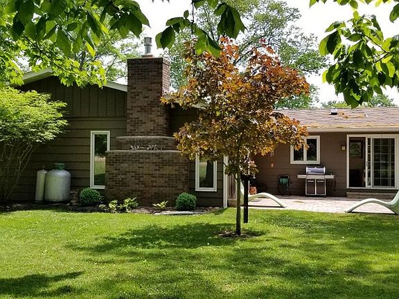 4th image of 10450 Twin Oaks Dr