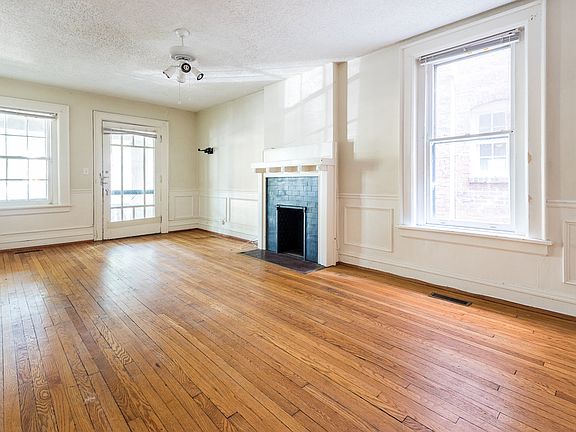 5th image of 2812 Monument Ave APT 2