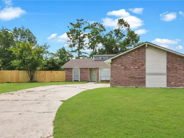 300 Somerset Dr, Slidell, LA 70461