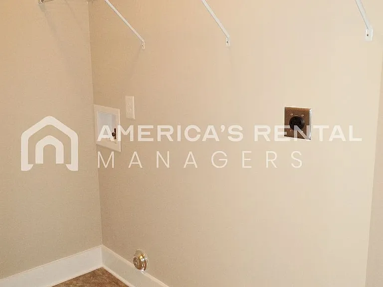 108 Falling Waters Ln — Photo 3