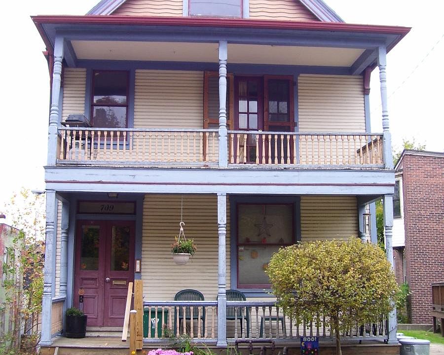 709 Lamar